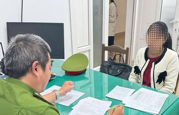 Một cú click, bay nửa tỉ đồng: cặp vợ chồng sập bẫy đường link mạo danh công an