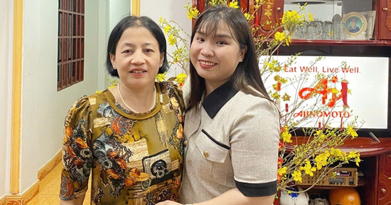 Tai nạn kinh hoàng cướp đi mẹ ruột và 1 chân, cô gái được mẹ chồng bù đắp tất cả