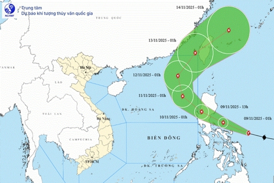 Bão Fung-Wong tiệm cận cấp siêu bão, di chuyển nhanh, sáng mai vào Biển Đông