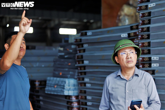 La liệt nhà xưởng vỡ vụn sau bão Kalmaegi, doanh nghiệp ở Gia Lai điêu đứng