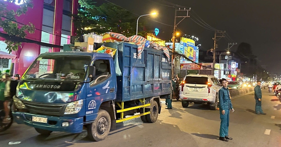 3 xe va chạm liên hoàn tại cửa ngõ TPHCM, một phụ nữ tử vong