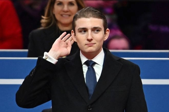 Barron Trump gây sốt