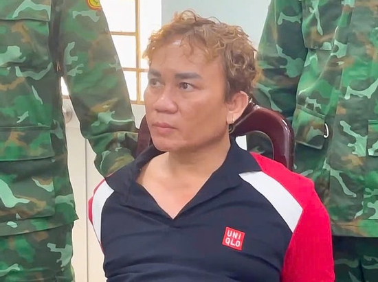 Camera ghi cảnh em trai tông ô tô vào nhà chị gái, 2 người thương vong