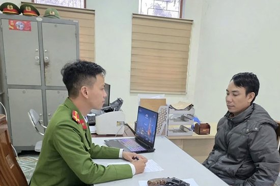 Mang súng đến đám cưới bắn chỉ thiên để “góp vui”