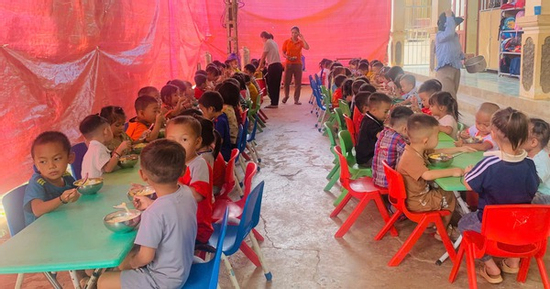Dự án “Nuôi em - Nghệ An”: Dừng nấu ăn cho các em vì không có kinh phí