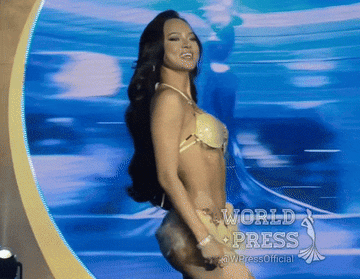 Mai Ngô diễn bikini bốc lửa tại Bán kết Miss Charm