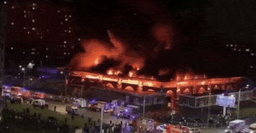 Cháy lớn tại khu chợ ở St. Petersburg, đã có người thiệt mạng