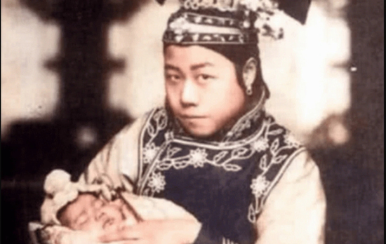 Hậu cung nhà Thanh: Tại sao phi tần buộc phải xa con ngay từ khi chào đời?
