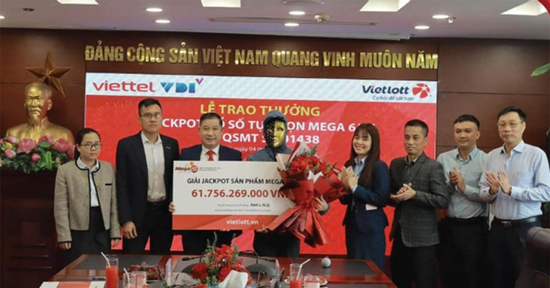Người đàn ông trúng độc đắc Vietlott gần 62 tỷ nhờ mua vé kiểu cầu may