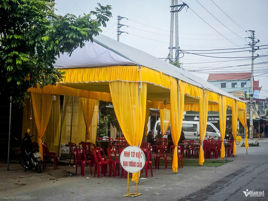 Vụ tai nạn 4 người đi đám cưới tử vong trên cao tốc: Thắt lòng đám tang ở Ninh Bình