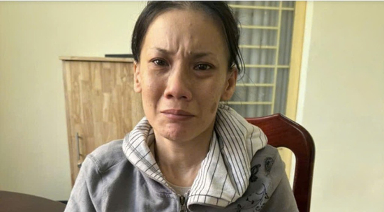 Bắt giữ người mẹ dẫn con 9 tuổi đi lột bông tai vàng của bé gái ở TP.HCM