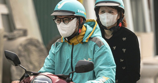 Chuyên gia: Hít thở không khí ngoài đường những ngày này tác hại ngang hút 2-8 điếu thuốc lá