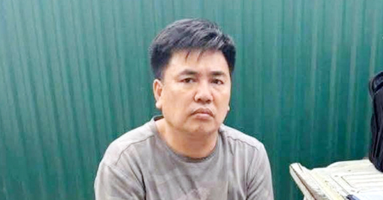 Khởi tố đối tượng đẩy đại úy cảnh sát vào đầu xe tải ở Hà Nội