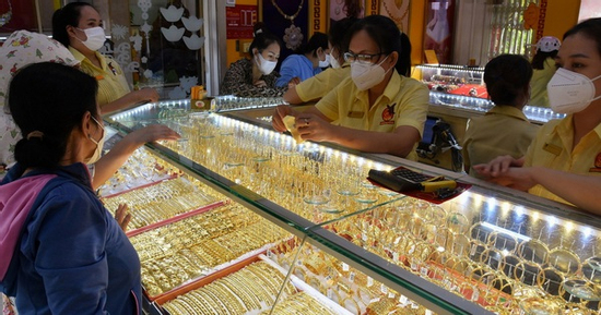 Giá vàng hôm nay 13-12: Tăng lên mức cao nhất trong 7 tuần qua