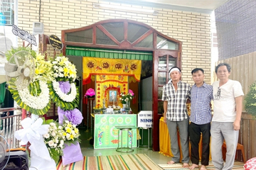 Nghĩ về 'tình nghệ sĩ' ở đám tang Thương Tín