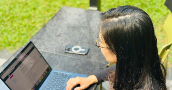 Trường xin lỗi vụ bằng có 'giá trị toàn thế giới’ nhưng không được công nhận