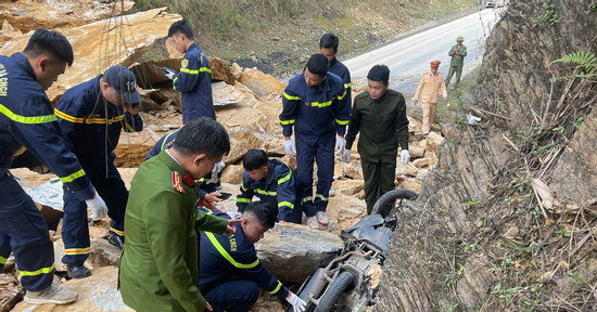 Đã tìm thấy nạn nhân cuối cùng trong vụ sạt lở Quốc lộ 6 qua Phú Thọ