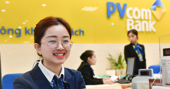 Lãi suất ngân hàng hôm nay 15/12/2025: Lãi suất huy động cán mốc 8,3%/năm