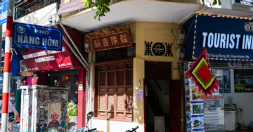 Ngôi đền 'siêu nhỏ' chỉ 5,5m2 ở phố cổ Hà Nội, thờ ông thần có tài tìm trẻ lạc