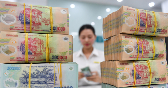 Lãi suất ngân hàng hôm nay 16/12/2025: Thêm 3 nhà băng tăng mạnh, vượt 6%/năm