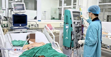 Sau cơn sốt, nam giảng viên rơi vào nguy kịch