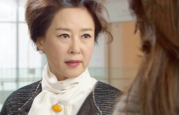 Thông gia giàu có, tôi luôn mặc cảm, thấy lép vế mỗi lần gặp mặt