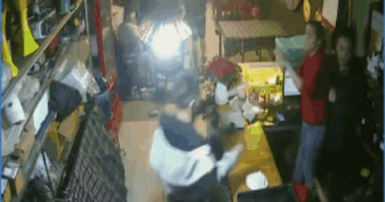 CLIP: Truy sát tại quán nhậu lúc rạng sáng, 3 người thương vong