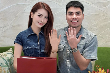 Fan thích thú cách cầu thủ Đức Huy ngỏ lời 'về chung nhà' với MC Huyền Trang