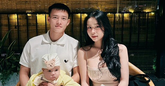 2 năm yêu xa hơn 1.700km, tiền đạo U22 Việt Nam cưới được vợ xinh