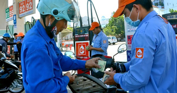 Giá xăng giảm về gần 19.000 đồng/lít, dầu hỏa rẻ hơn 700 đồng/lít