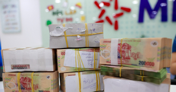 Lãi suất ngân hàng hôm nay 19/12/2025: Tăng lần thứ 2 trong tháng, chạm mốc 6,4%