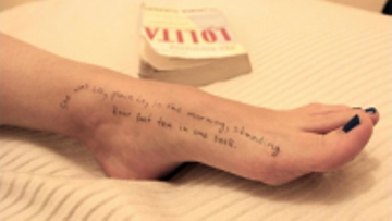 Lộ loạt ảnh mới từ hồ sơ tỷ phú ấu dâm Epstein, có cả Bill Gates