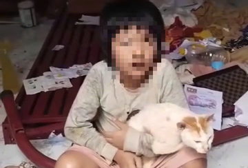 Chia sẻ nhói lòng của người dượng về 2 cháu bé bị xích, nhốt