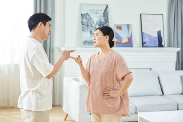 Cô gái trẻ 'mất ăn mất ngủ' vì chiếc camera chống trộm của hàng xóm