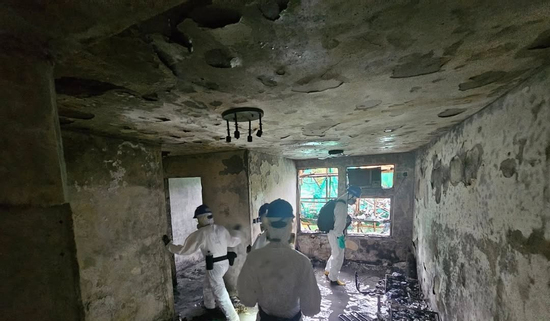 Những hình ảnh đầu tiên trong khu chung cư cháy đen ở Hong Kong