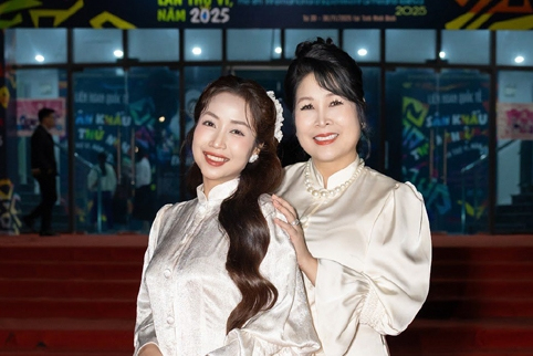 Ốc Thanh Vân có tin vui lớn sau gần một năm trở về Việt Nam