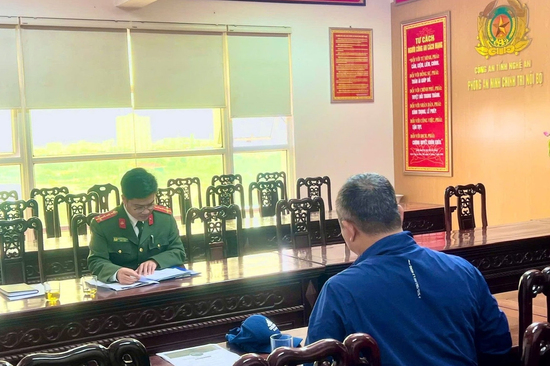 Xử phạt người chia sẻ thông tin chưa được kiểm chứng lên mạng về mưa lũ