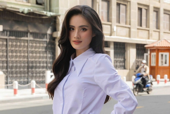 Ý Nhi gây chú ý với phong cách sơ mi trắng tối giản