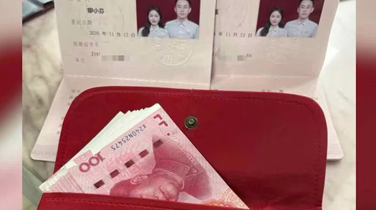 Bạn gái ăn quá nhiều, thanh niên kiện, đòi lại tiền hẹn hò