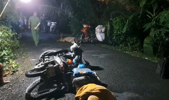 Va chạm giữa hai xe máy ở Đồng Tháp, một phụ nữ tử vong