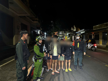 14 thanh thiếu niên mang hung khí ‘diễu phố’ quay clip đăng TikTok