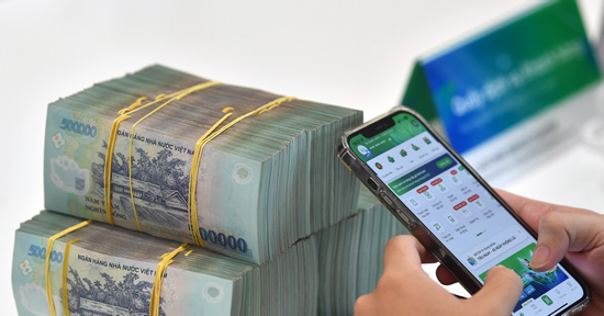 Lãi suất ngân hàng hôm nay 22/12/2025: 'Ông lớn' tăng lần thứ ba trong tháng