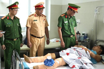Trung tá CSGT bị tông gãy hai chân khi làm nhiệm vụ ở Đà Nẵng