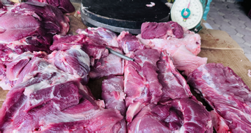 Giá lợn hơi áp sát 70.000 đồng/kg, thịt lợn ngoài chợ lại đua tăng