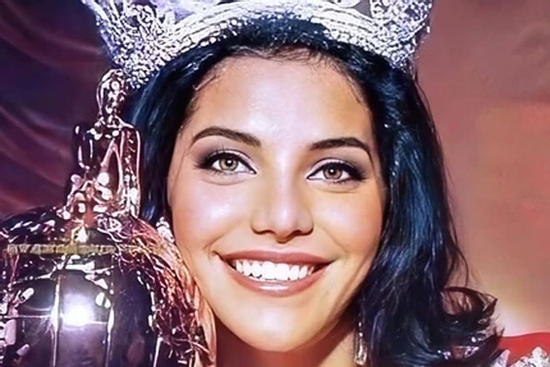 Hoa hậu Hoàn vũ qua đời