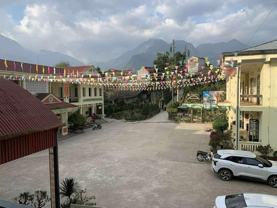 Mới nghe tin sáp nhập trường, phụ huynh đã phản đối, đồng loạt cho con nghỉ học