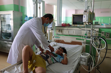 Vụ hơn 100 người nghi ngộ độc ở TPHCM: Thành lập đoàn kiểm tra các cơ sở cung cấp bánh mì