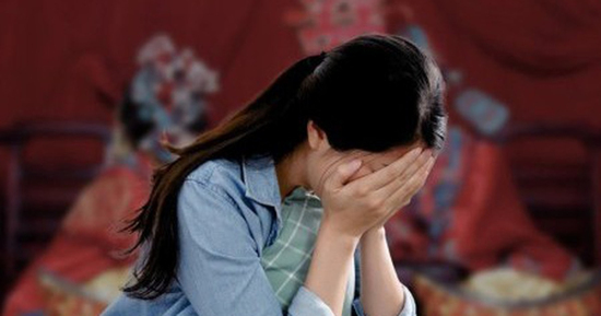 'Tội đứa bé, rồi ai tội cho con gái mình?': Nước mắt của người cha phía sau sự giận dữ