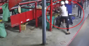 Nhóm người bịt mặt xông vào công ty chuyển phát nhanh, đâm tử vong tổ trưởng