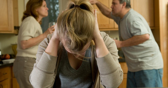 Sự thật cay đắng sau lời cam chịu của người mẹ 'sống vì con'